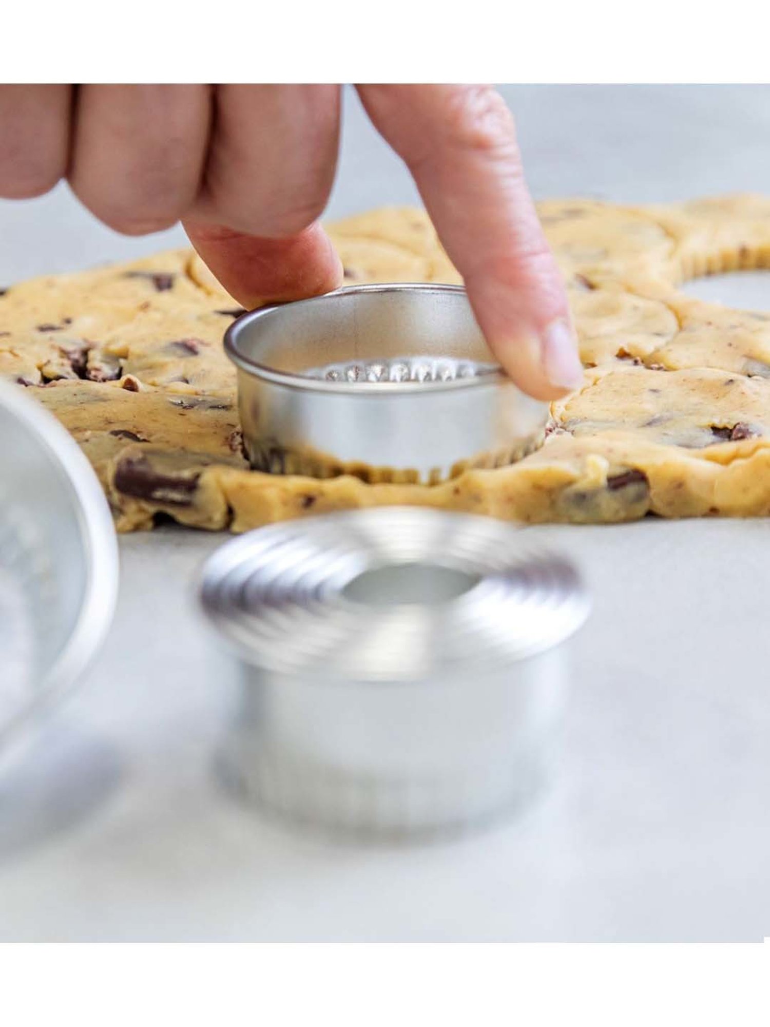 KitchenCraft Silver 11-In-1 Fluted Cutters with Metal Storage Tin