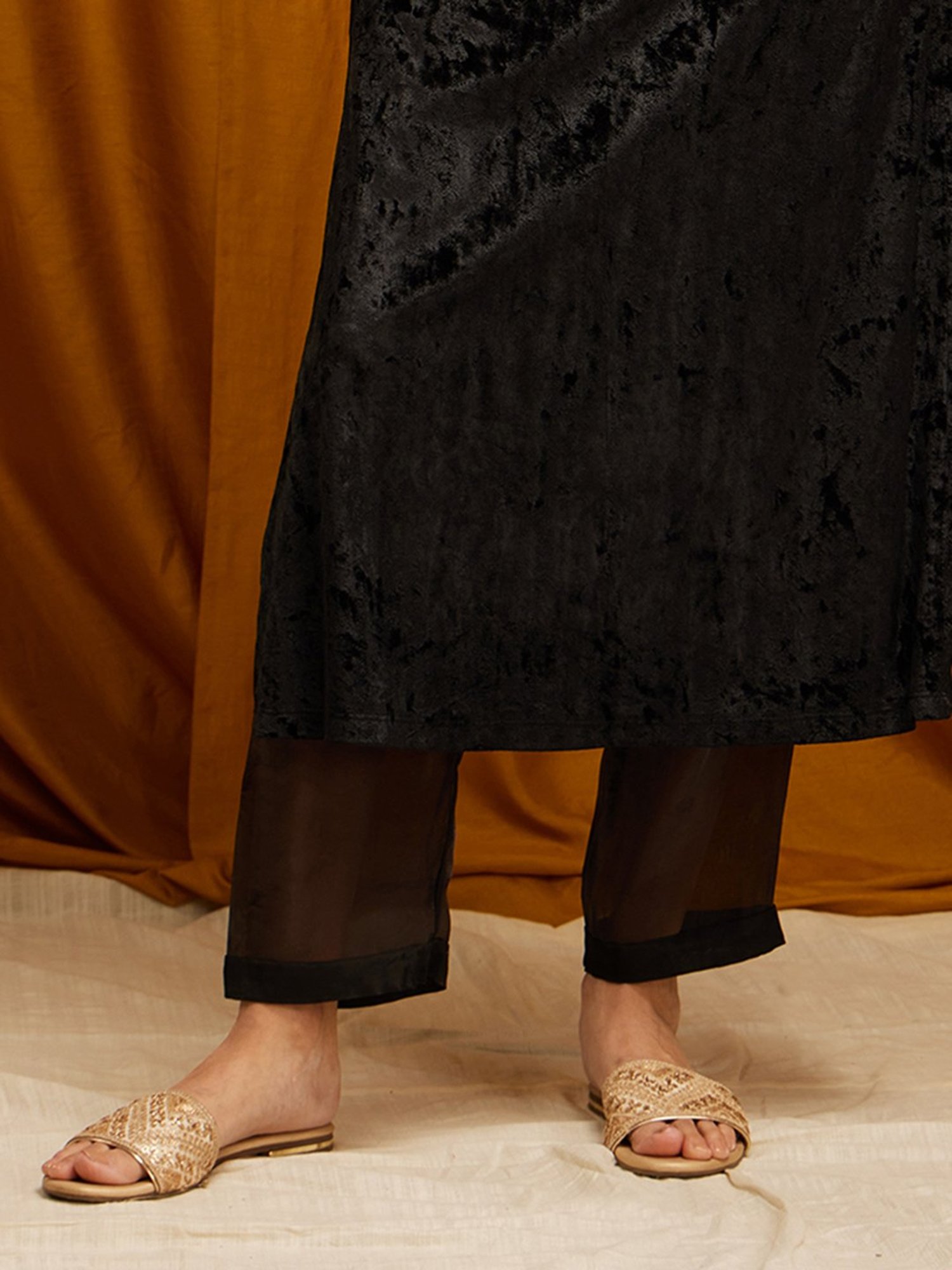 Pink Fort Black Velvet Kurta Pant Set