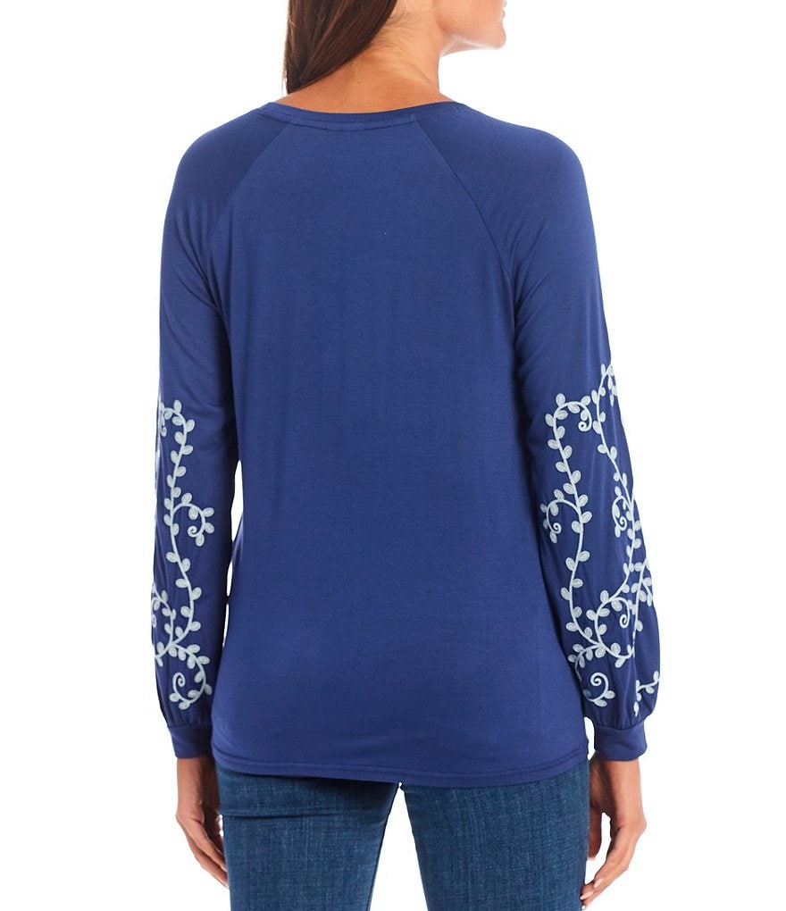 Aventura Chandler Embroidered Long Raglan Sleeve Bubble Cuff Scoop Neck Top