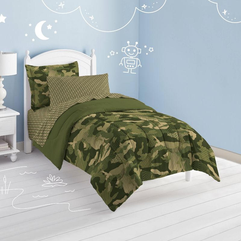 Dream Factory Geo Camo Mini Bed in a Bag - Green (Full)