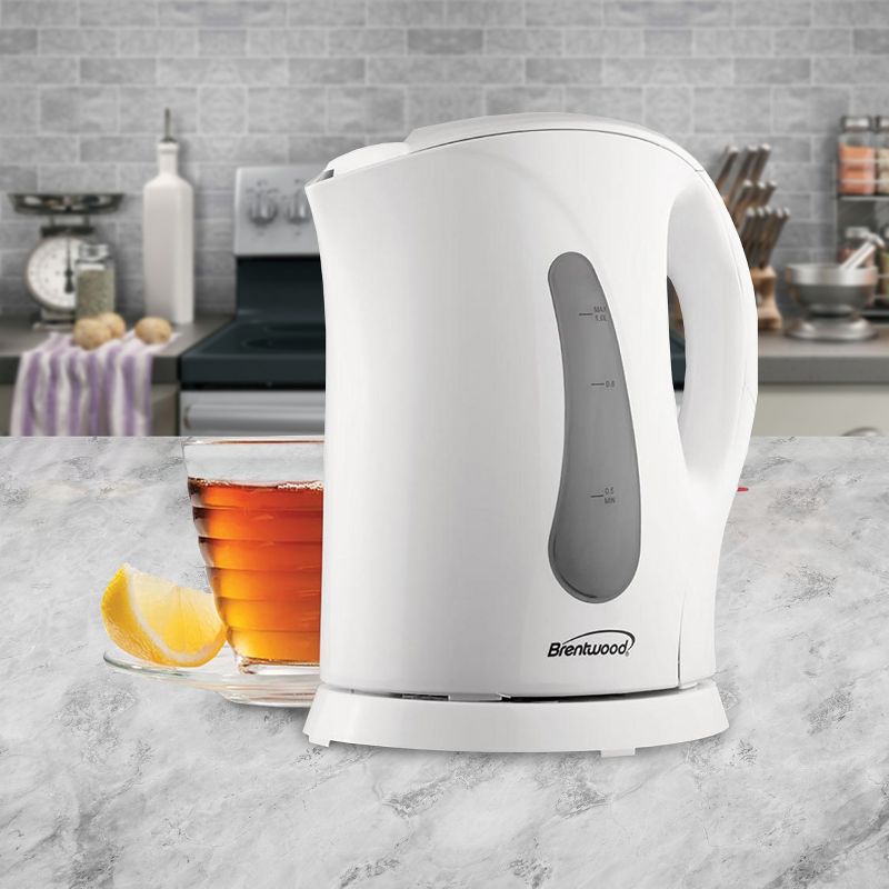 Brentwood 1.0 Liter Cordless Plastic Tea Kettle White