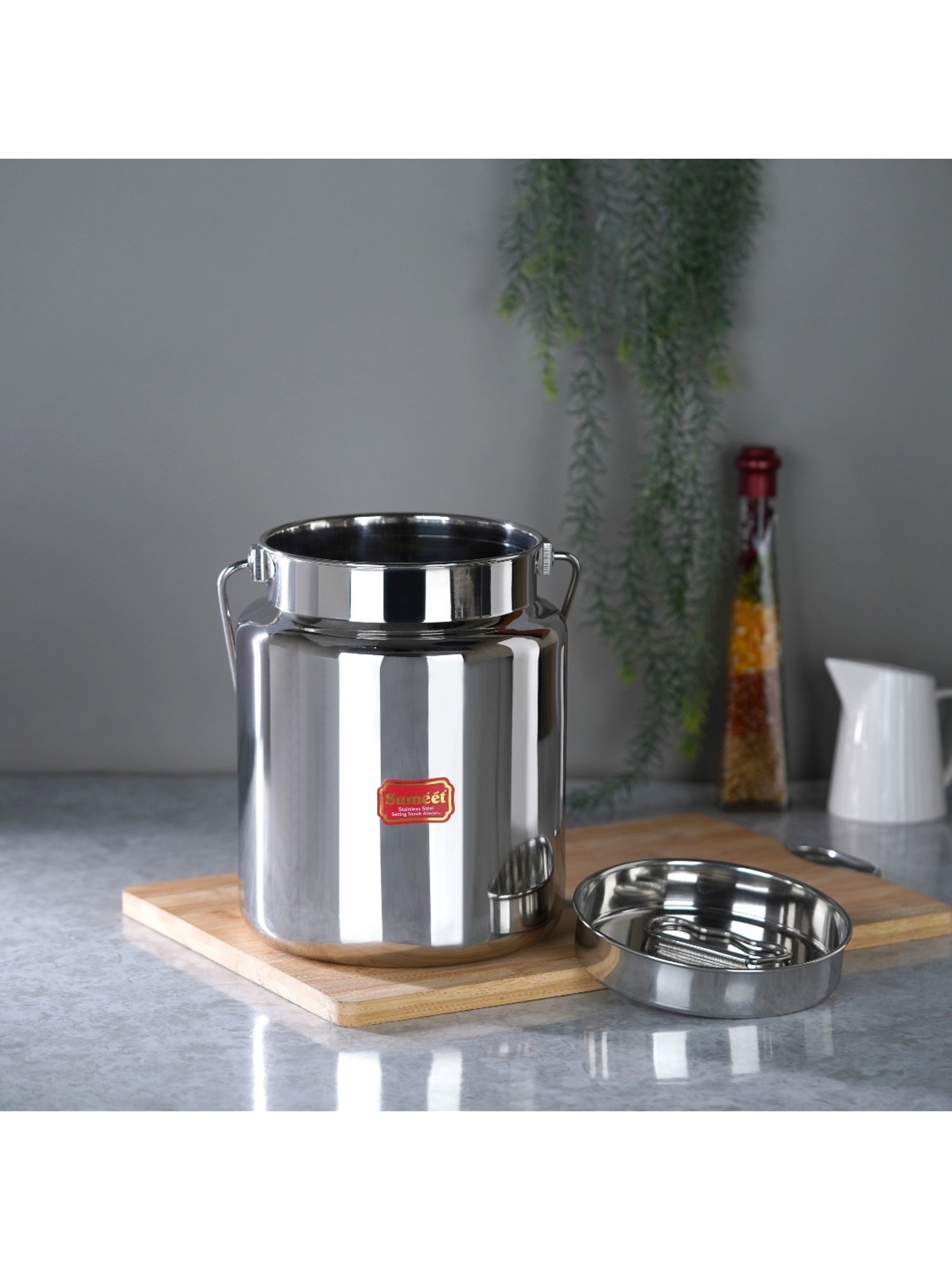 COLE & MASON White & Beige Ceramic Pourer - Set of 1