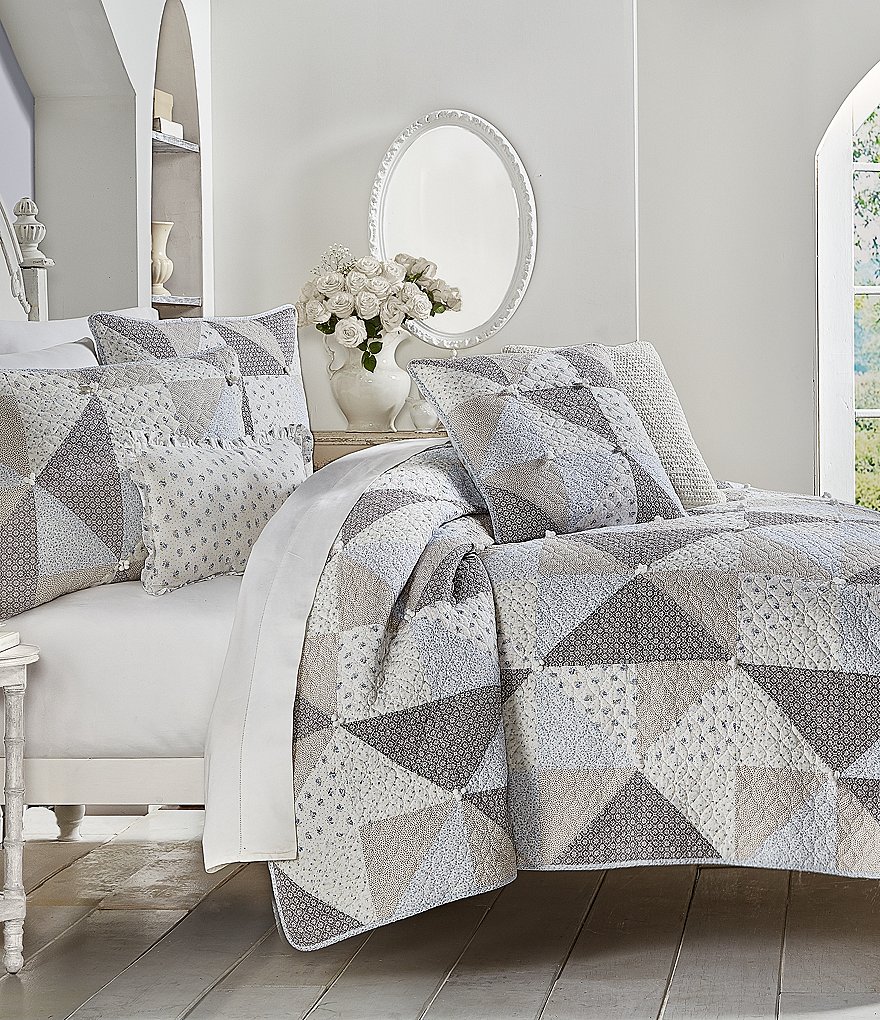 Piper & Wright Paige Pom Pom Floral Detail Quilt