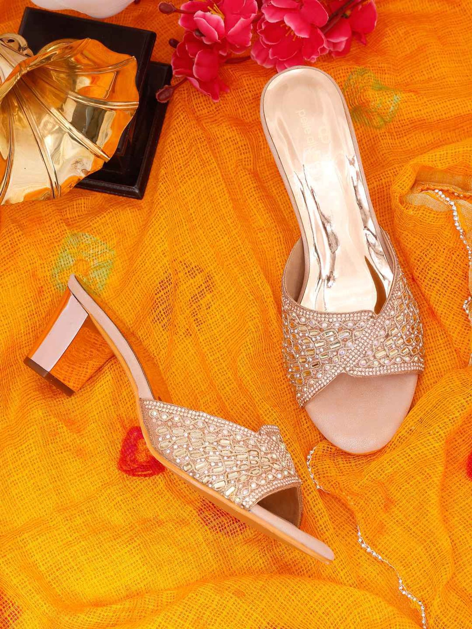 Pelle Albero Women's Sultan Ethnic Sandals