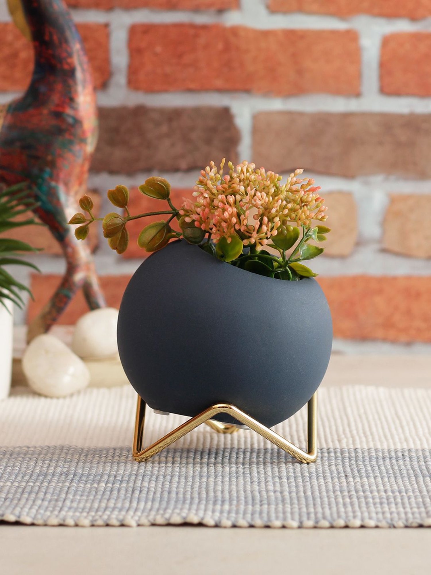 Tayhaa Grey Coloured Ceramic Vase with Golden Stand