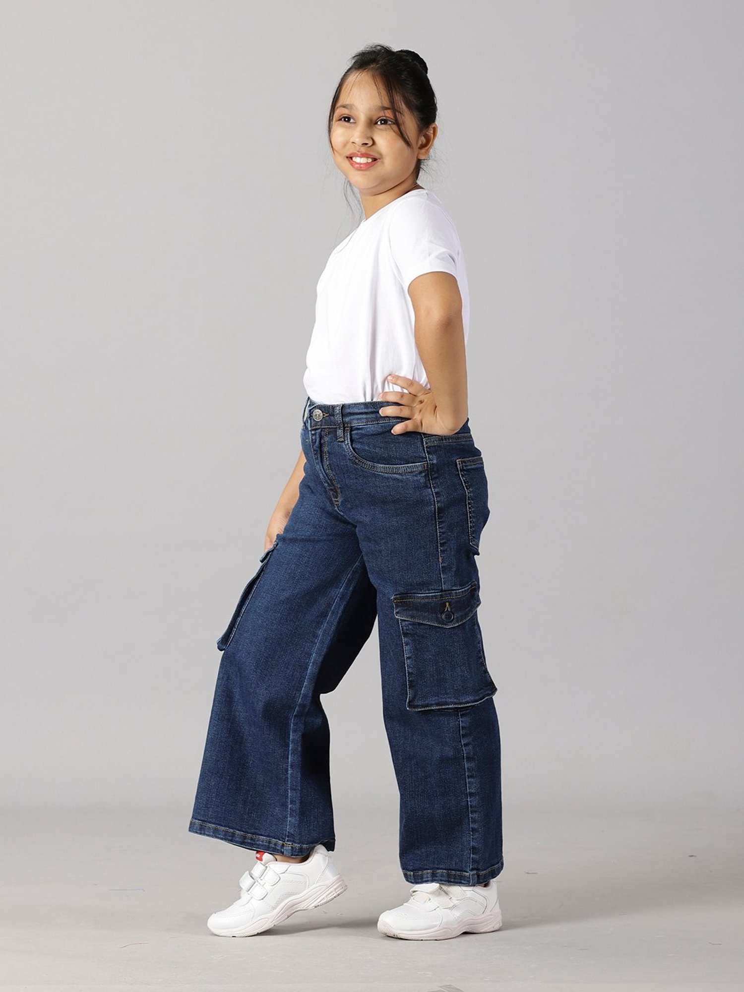 Kiddopanti Kids White & Blue Solid T-Shirt with Cargo Jeans