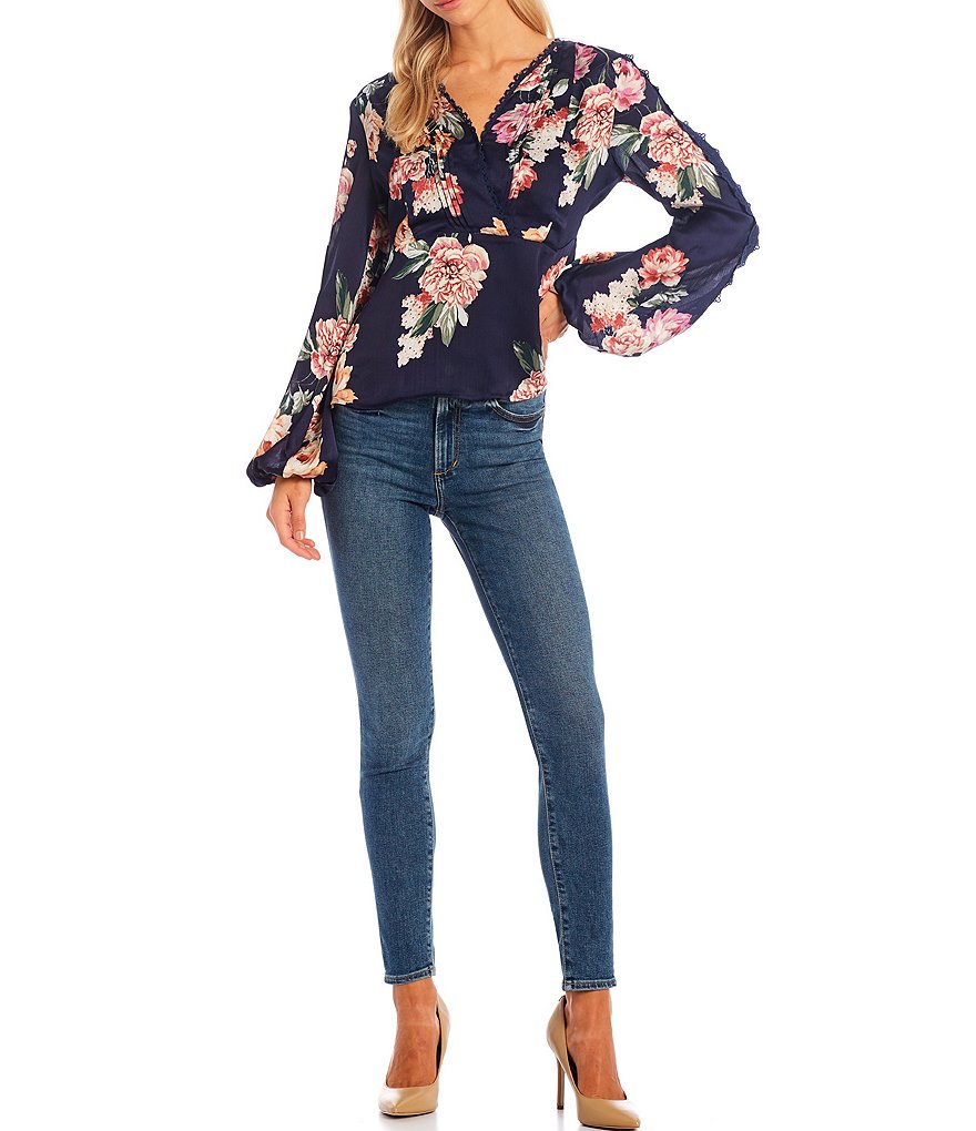 Buffalo David Bitton Floral Print V-Neck Long Sleeve Pleated Peplum Hem Top