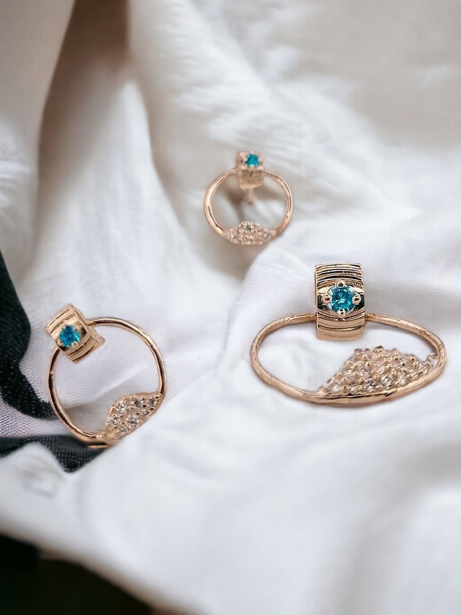 Zavya 92.5 Sterling Silver Pearlescent Elegance Pendant with Chain for Women