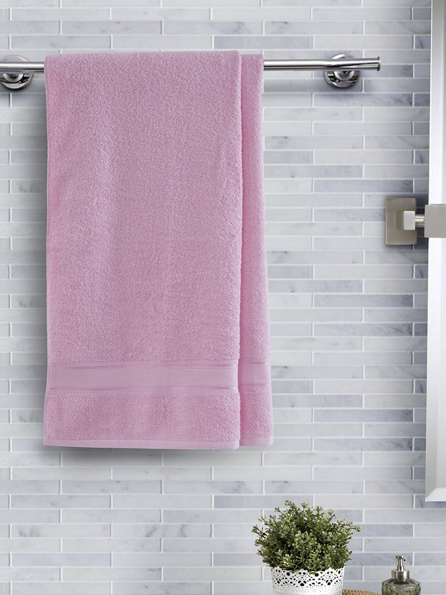 Inhouse Eddie Pink Solid 450GSM Cotton Medium Towel Set by maspar