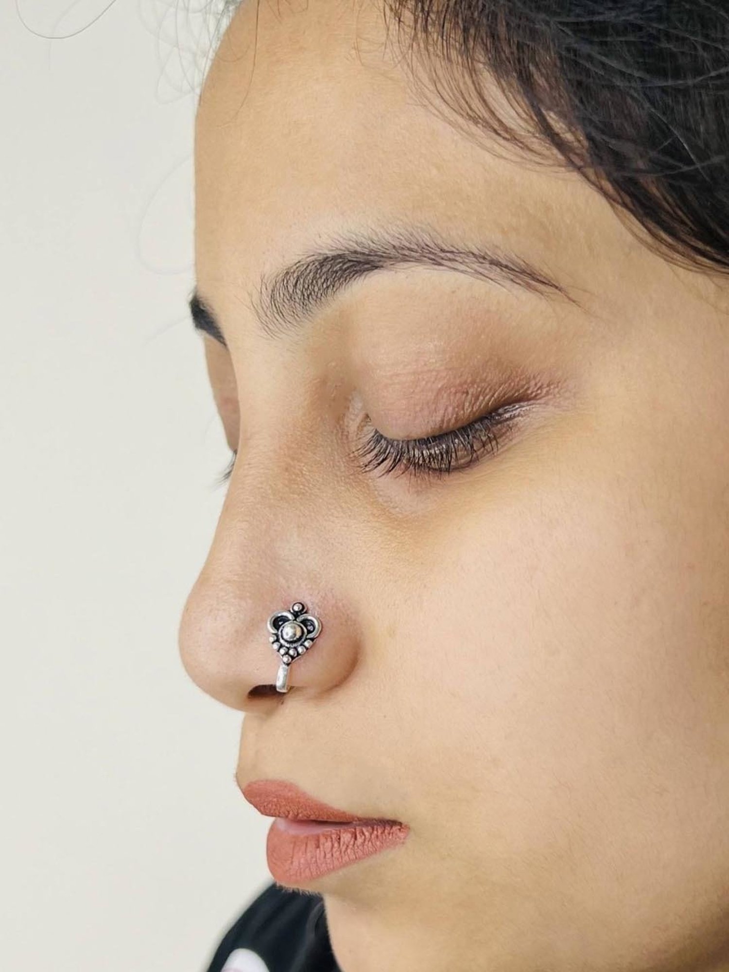 Zavya 92.5 Sterling Silver Floral Nosepin for Women