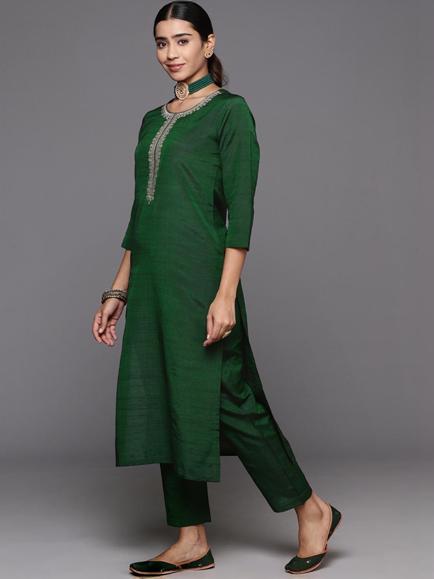 Varanga Green Embroidered Kurta Pant Set With Dupatta