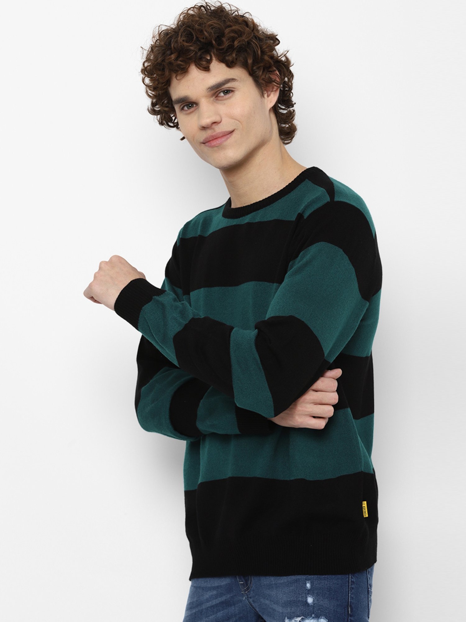 Forever 21 Black  Regular Fit Colour Block Sweaters