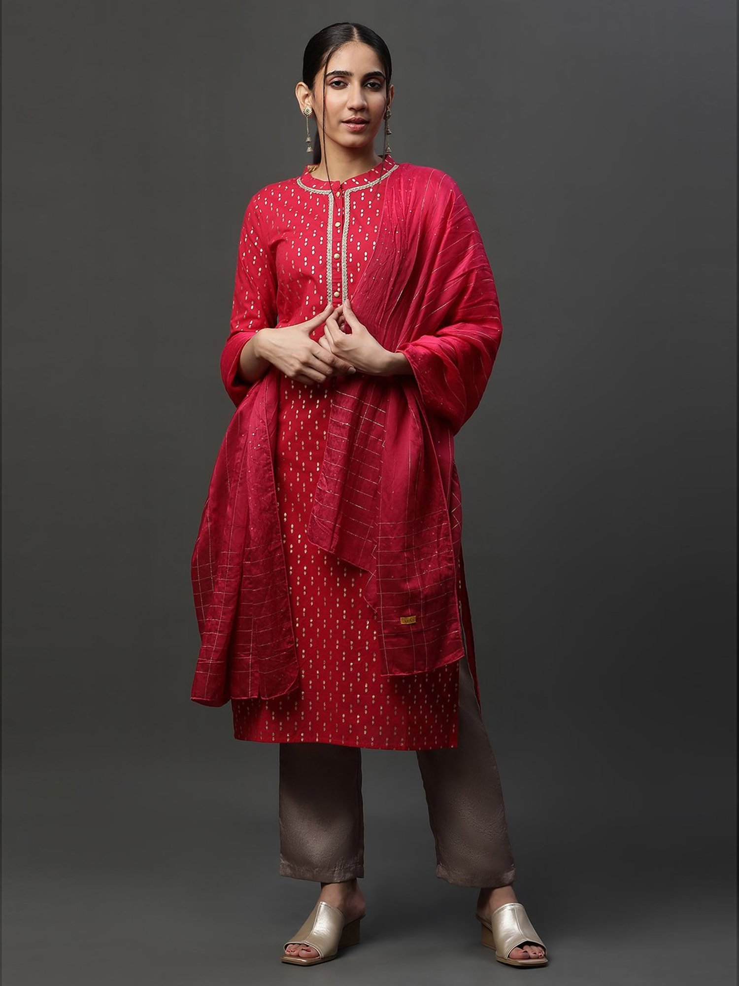 Aurelia Rose Pink Embroidered Dupatta