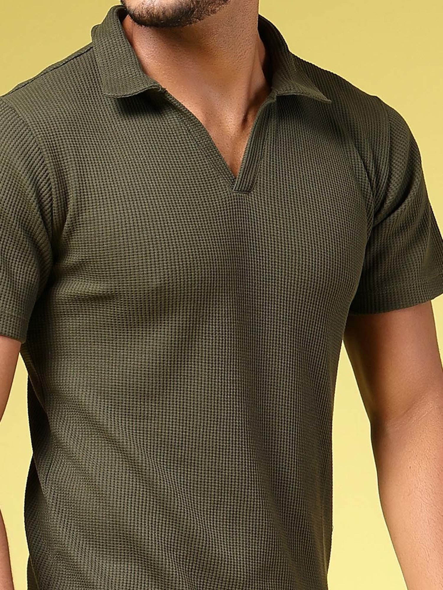 Rigo Olive Slim Fit Textured T-Shirt & Shorts Set