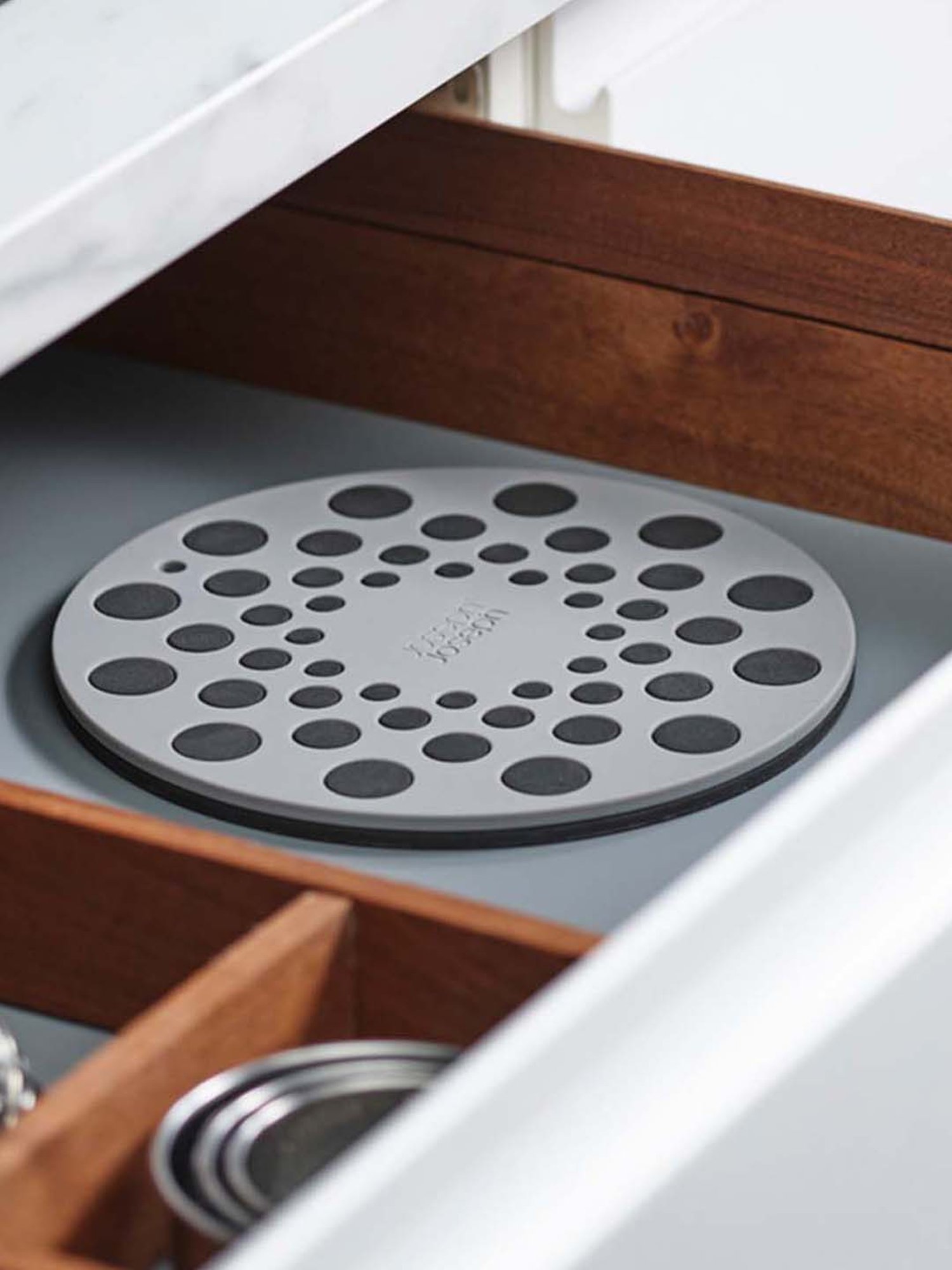 BERGHOFF Leo Pink Silicone Trivet - Set of 1