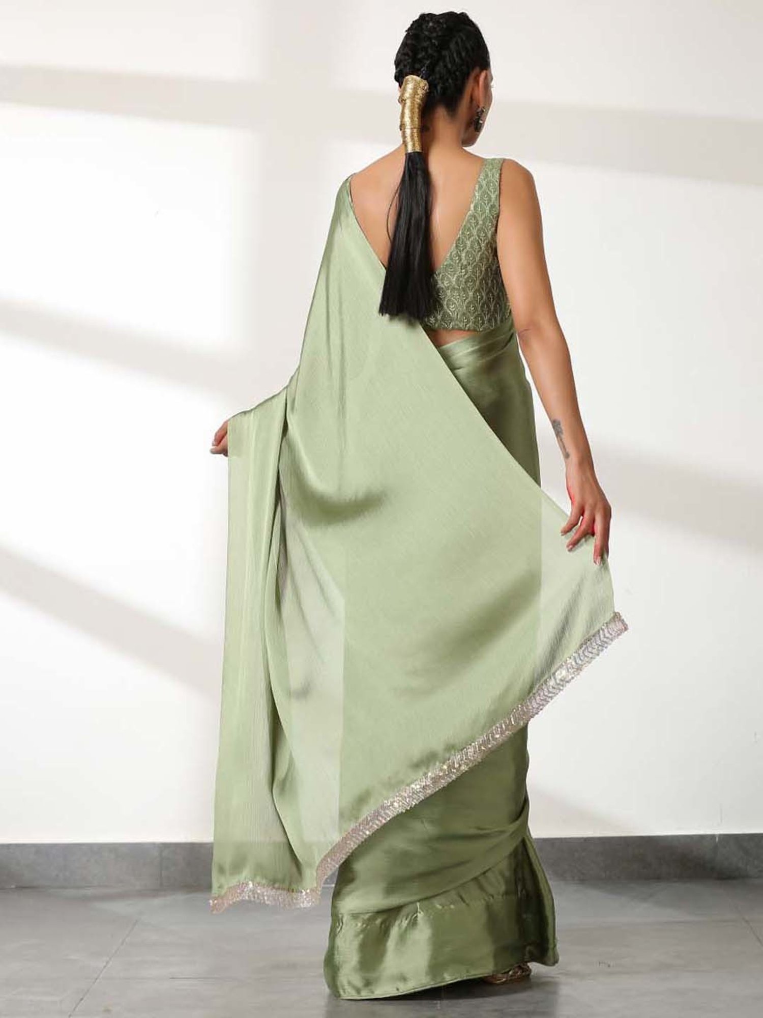 Swtantra Green Chiffon Saree With Embroidered Unstitched Blouse
