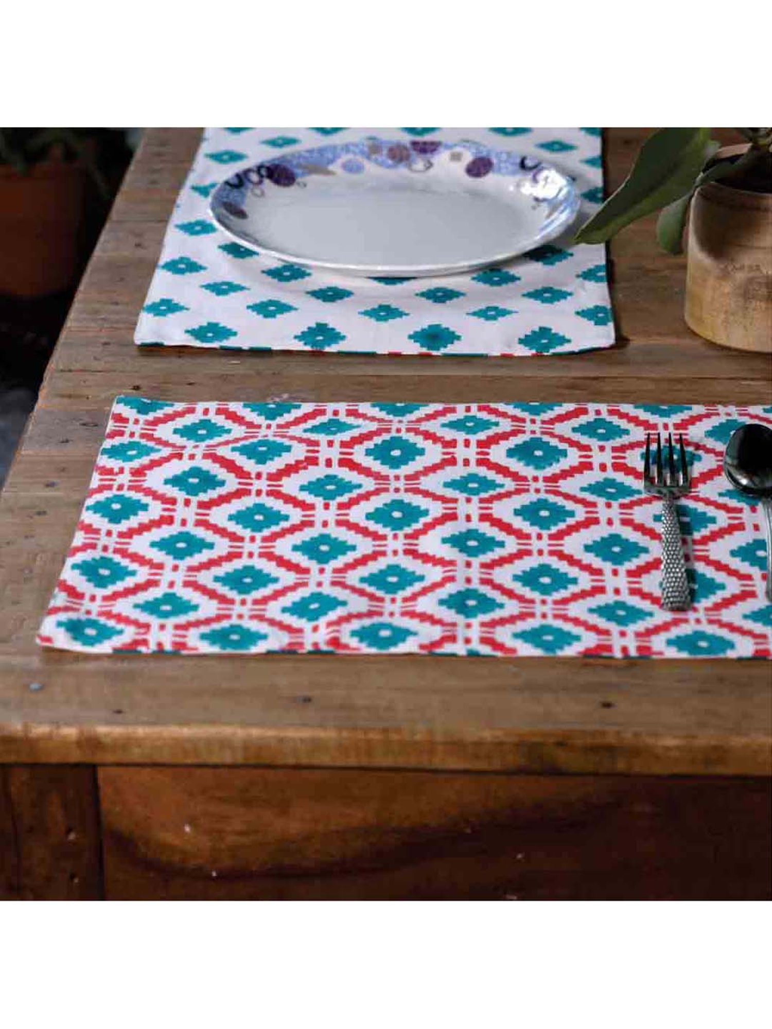 Fanusta Manzhar White & Green 200 TC Reversible Placemats - Set of 6