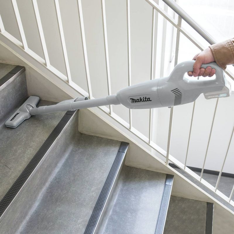 Refurbished Makita LC06ZW-R 12V max CXT Lithium-Ion Cordless Vacuum (Tool Only)