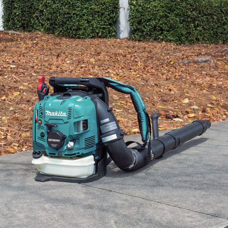 Black & Decker BV6000 12 Amp High Performance Two Speed Handheld Electric Mulcher Blower Vac