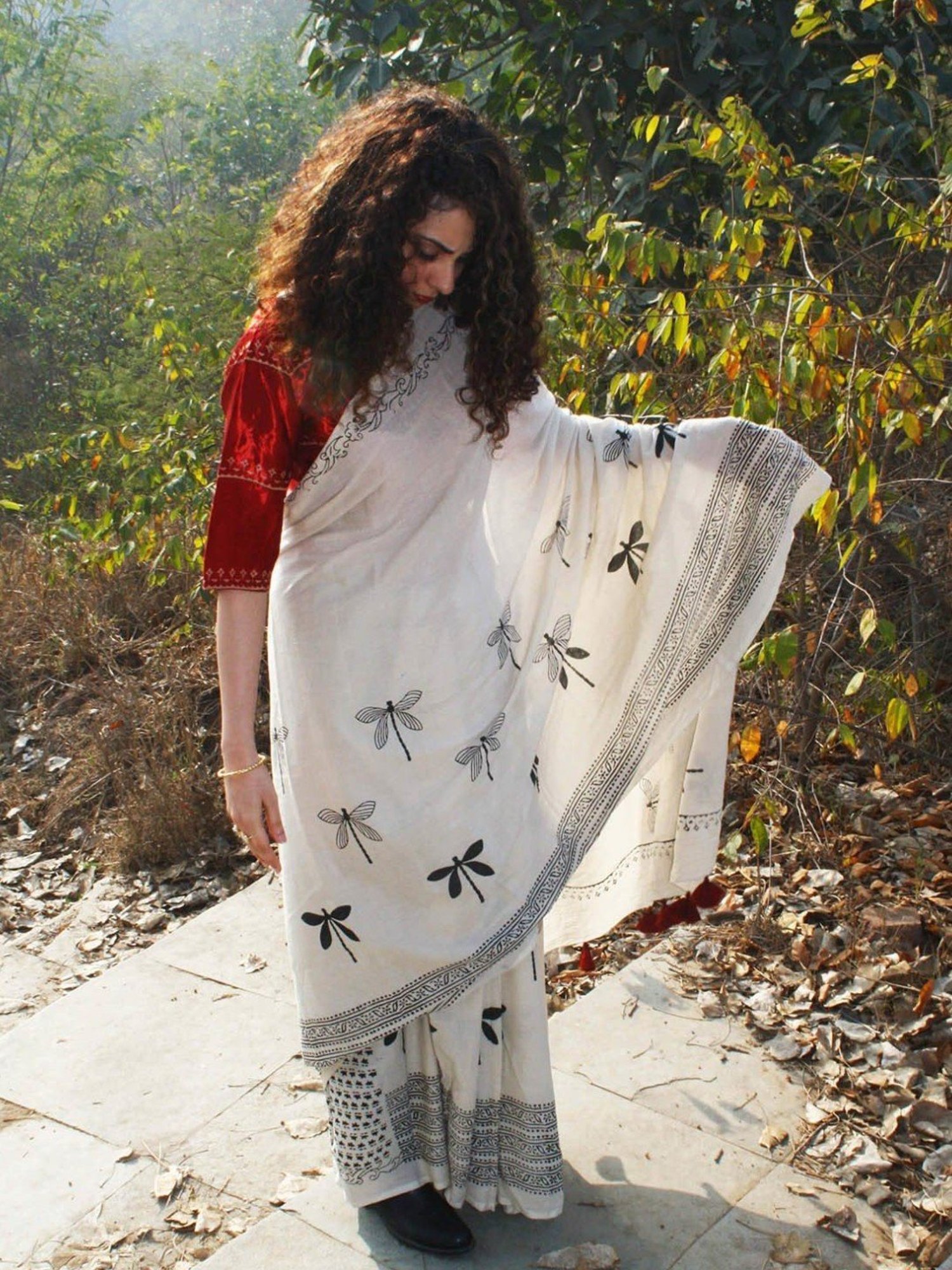 Chidiyaa Ivory Block Printed Dragonfly Saree