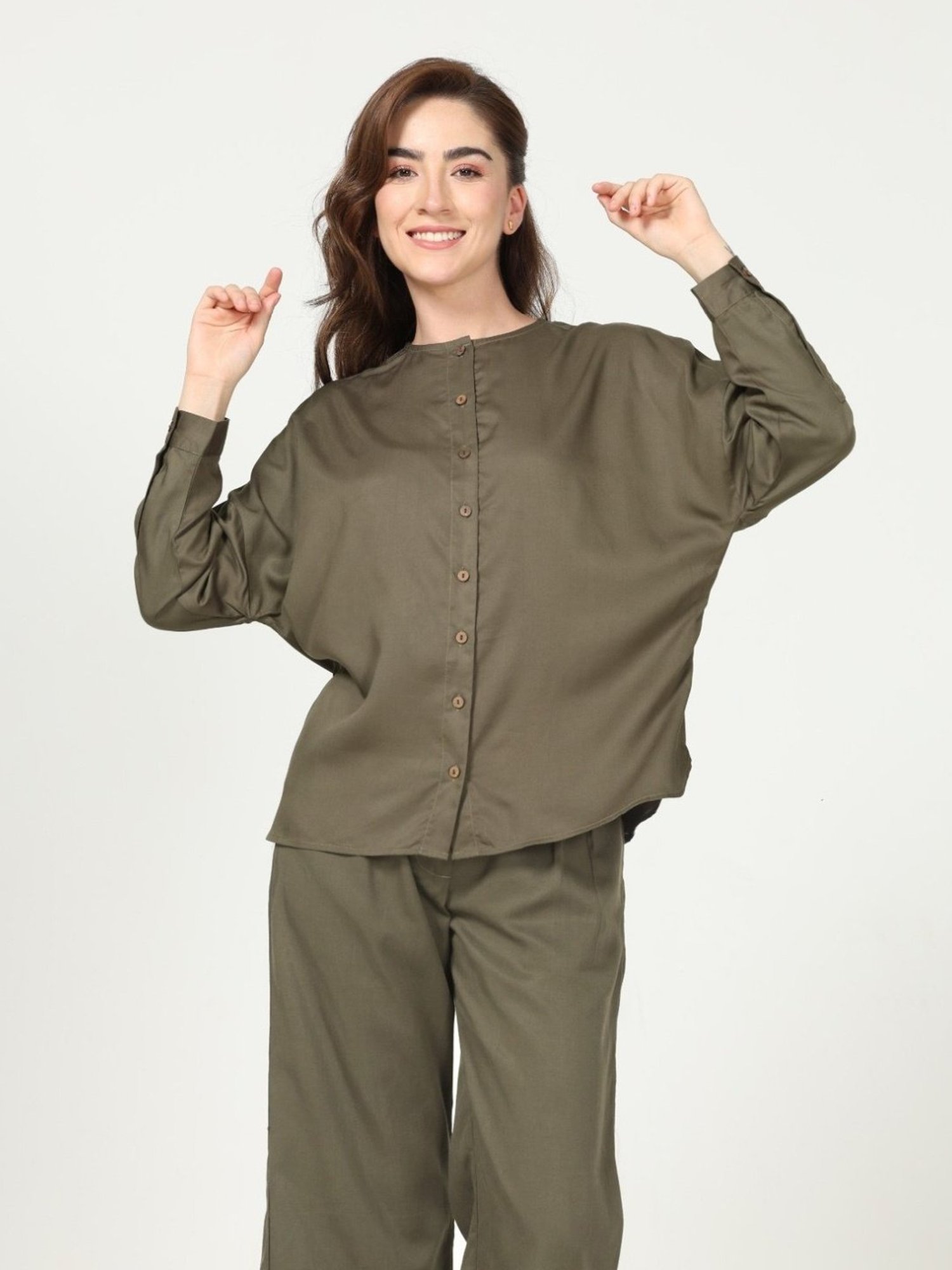 Saltpetre Timeless Olive Uncollared T-shirt in Tencel