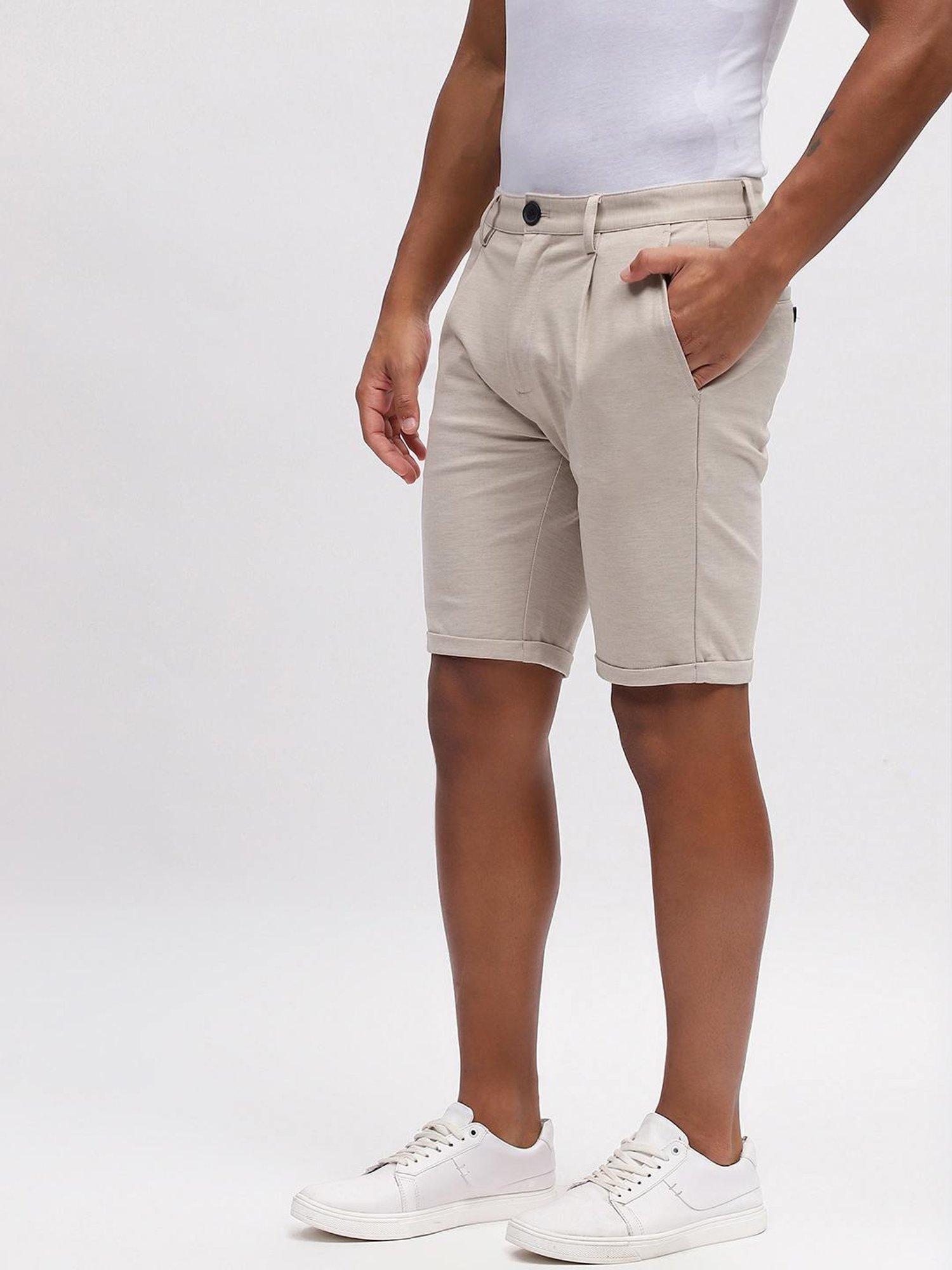 Lindbergh Off White Regular Fit Shorts