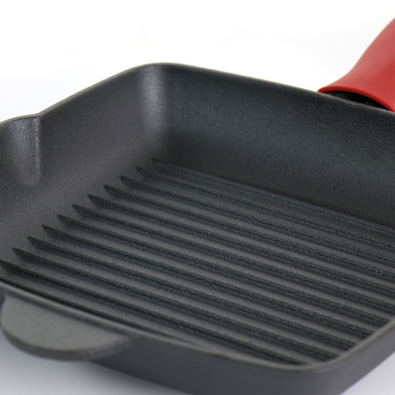 MegaChef Pre-Seasoned 4 Piece Cast Iron Set with Silicone Handles