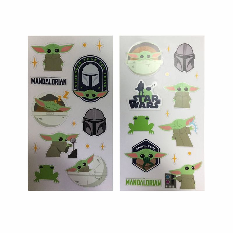 Star Wars: The Mandalorian 20oz Plastic Baby Yoda Tritan Water Bottle with Stickers
