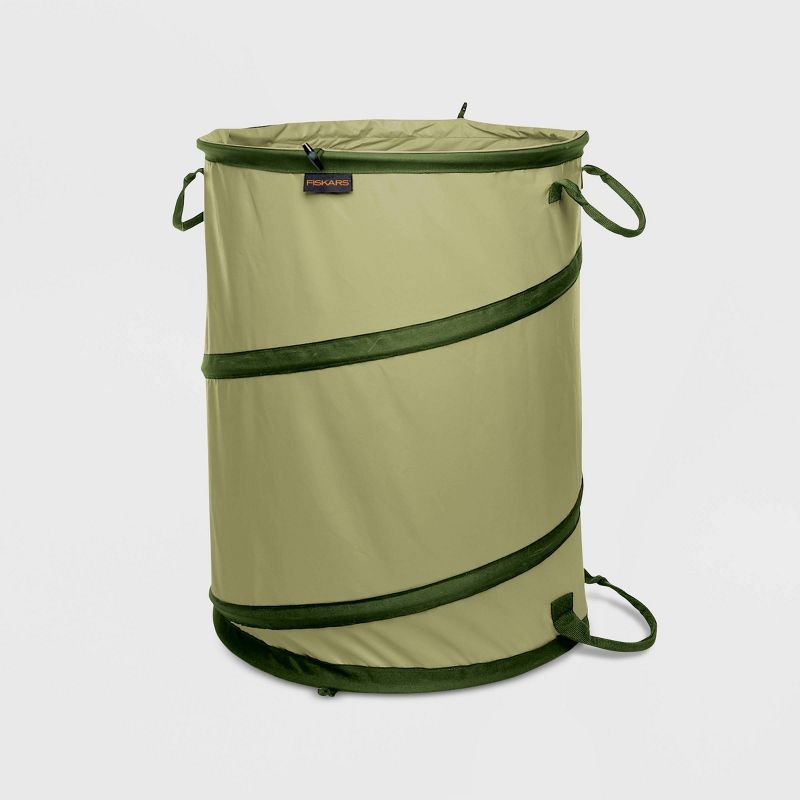 Fiskars 30 gal Kangaroo Gardening Container Green