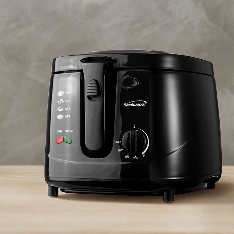 Brentwood 2.5 Lt. Deep Fryer 1500 Watts in Black