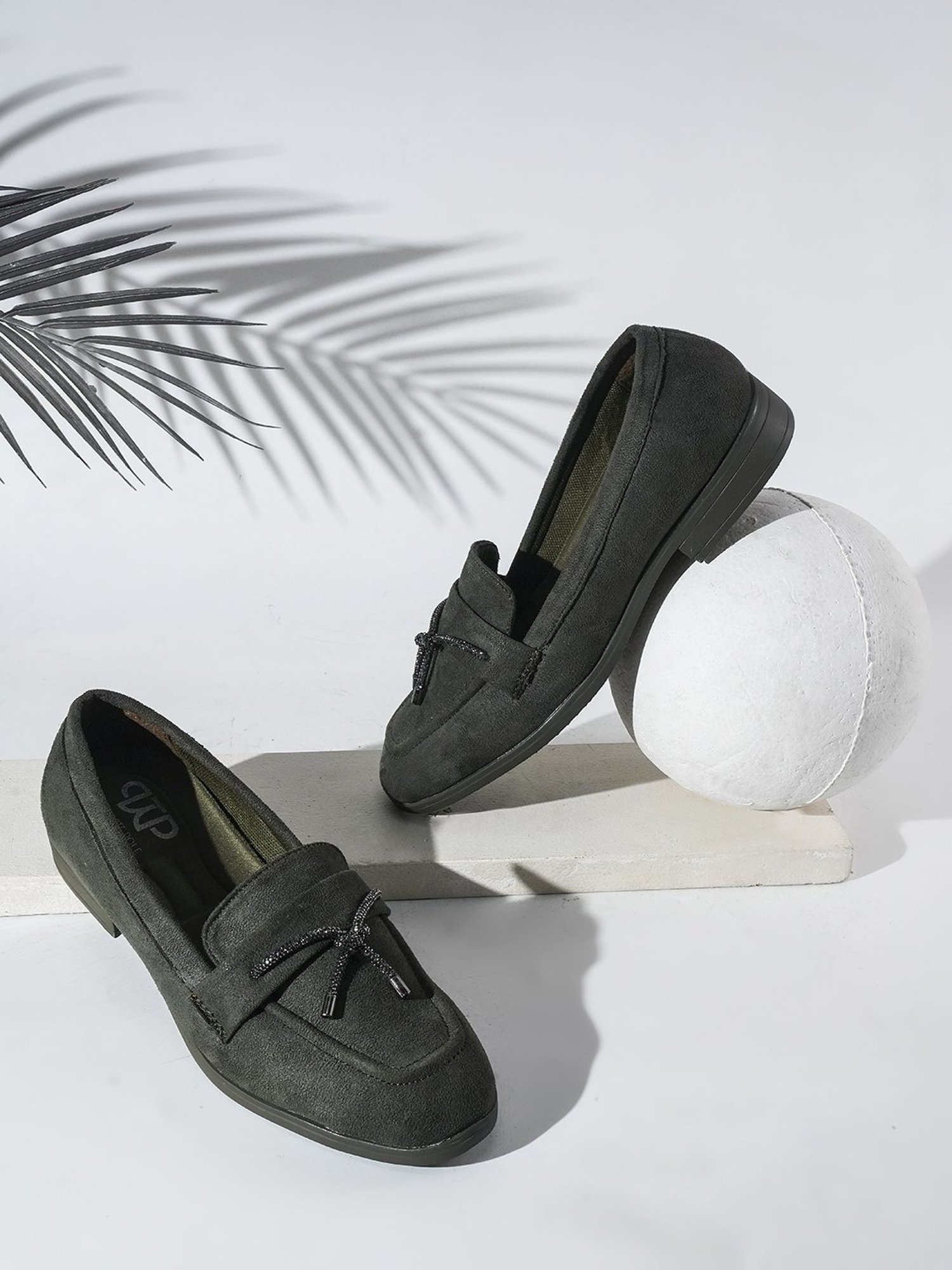 The White Pole Women's Green Casual Moccasins