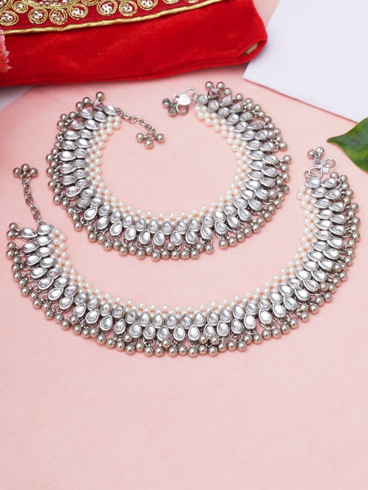 Karatcart Oxidized Silver Pearl and Drop Kundan Studded Anklet for Women