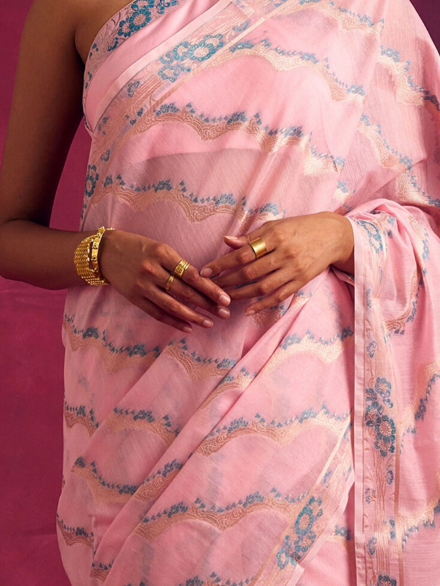Abhishti Pink Woven Saree Without Blouse
