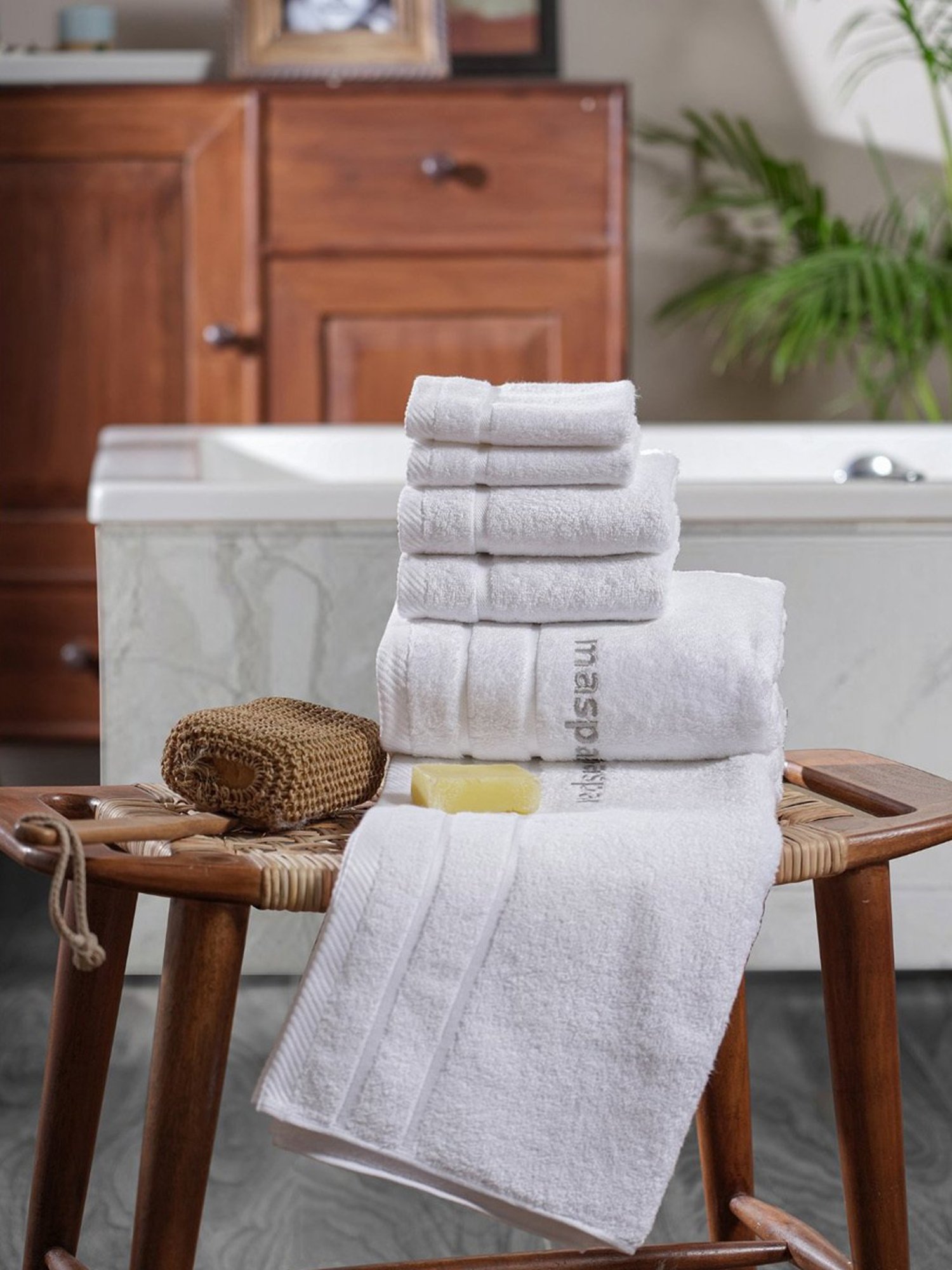 Maspar Amor White 650 GSM Bamboo & Cotton Bordered Hand, Face and Bath Towel - Set of 6