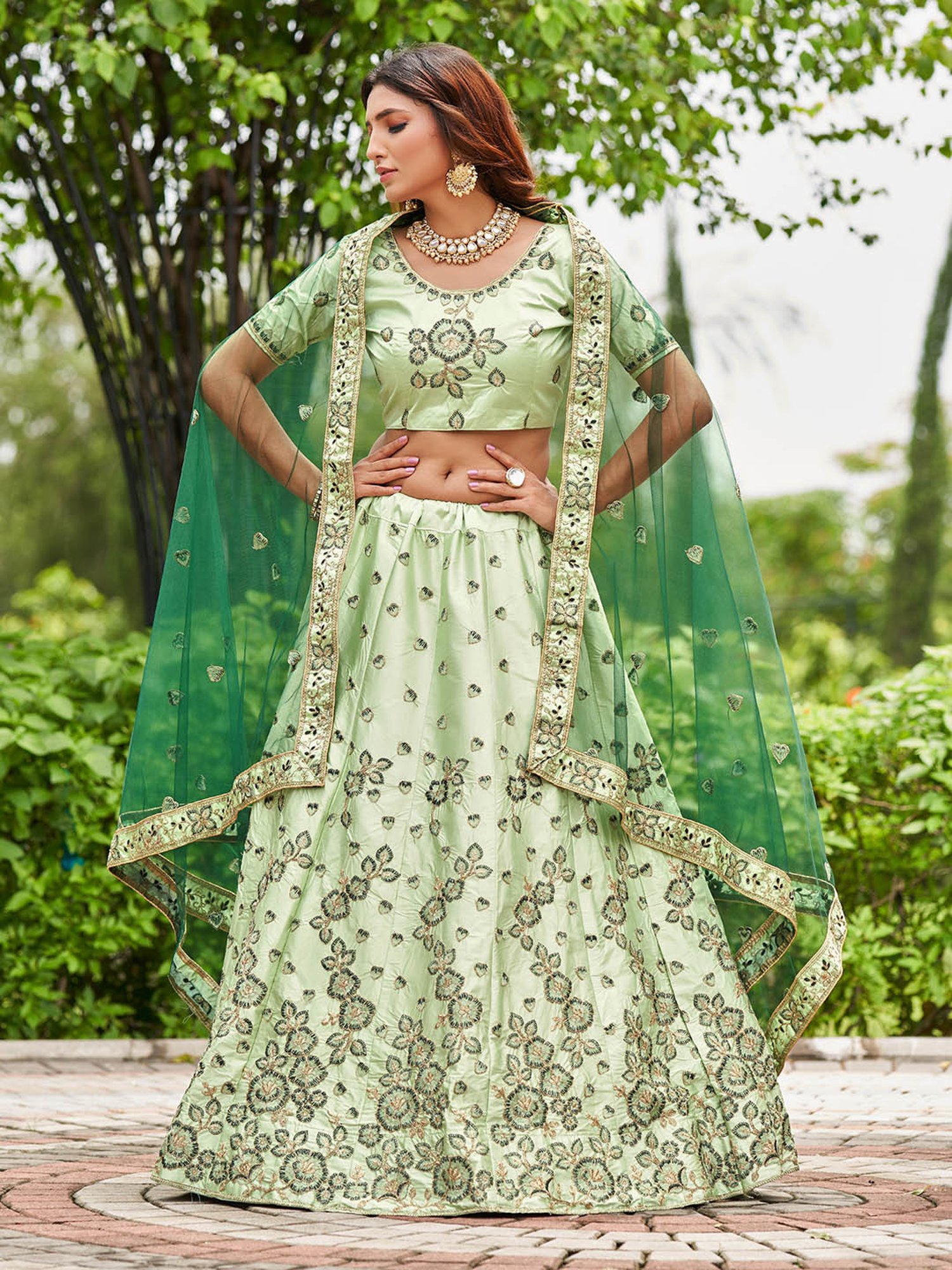 Warthy Ent Green Embroidered Lehenga Choli Set With Dupatta