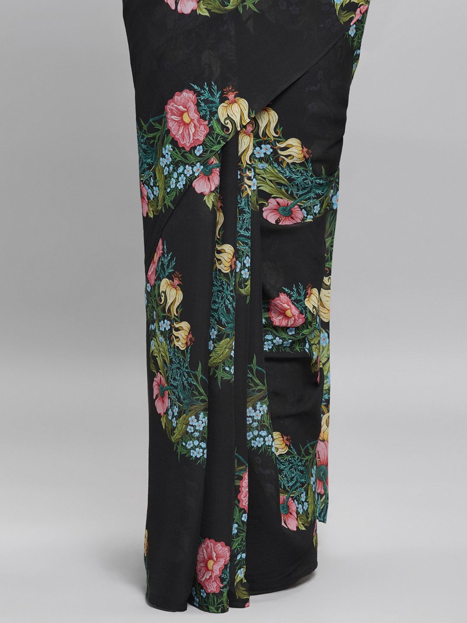 navyasa by liva Black Floral Print Saree With Unstitched Blouse