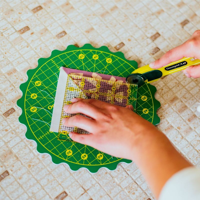 Omnigrid 8" 360 Rotating Cutting Mat