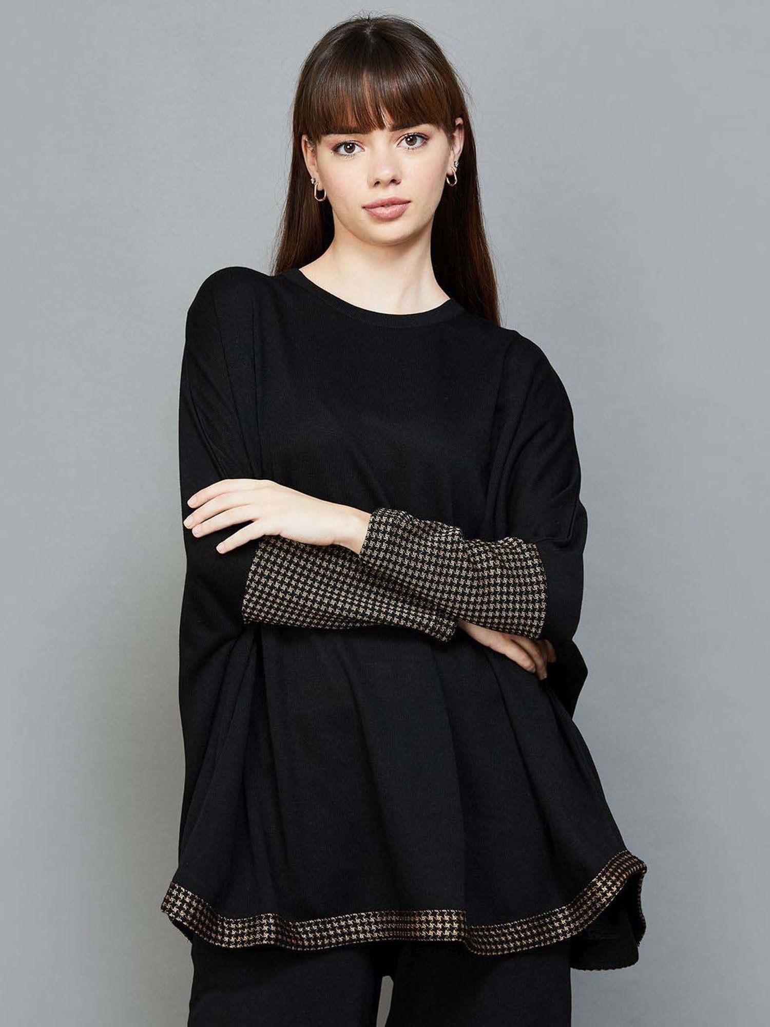 Colour Me by Melange Black Regular Fit Cape