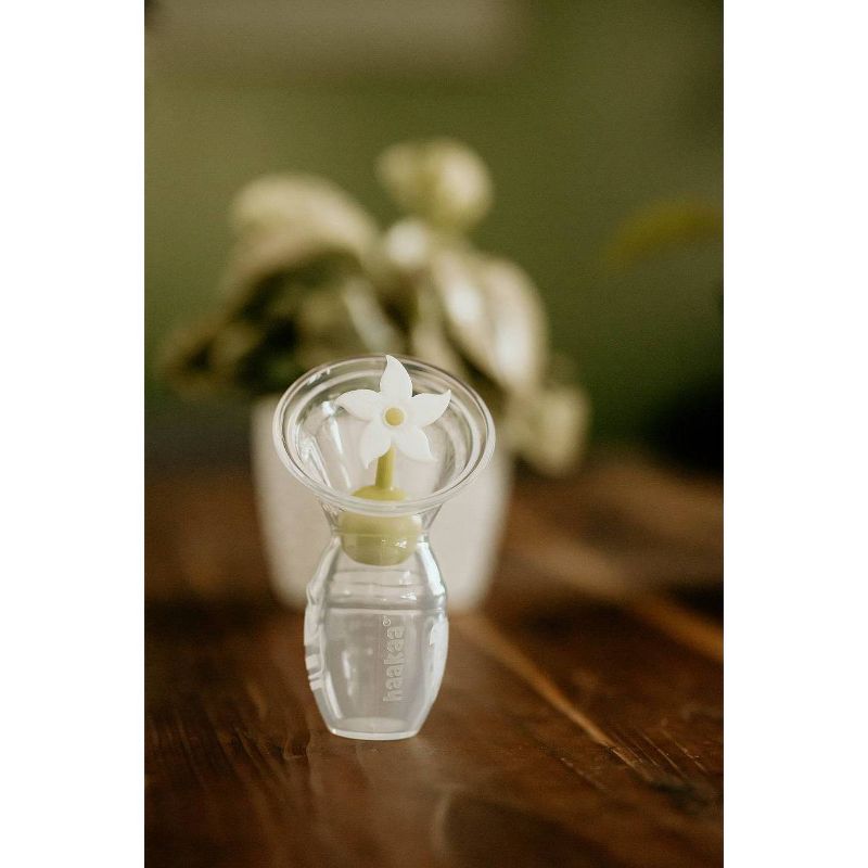 Haakaa Breast Pump without Suction Base and White Flower Stopper - 4oz