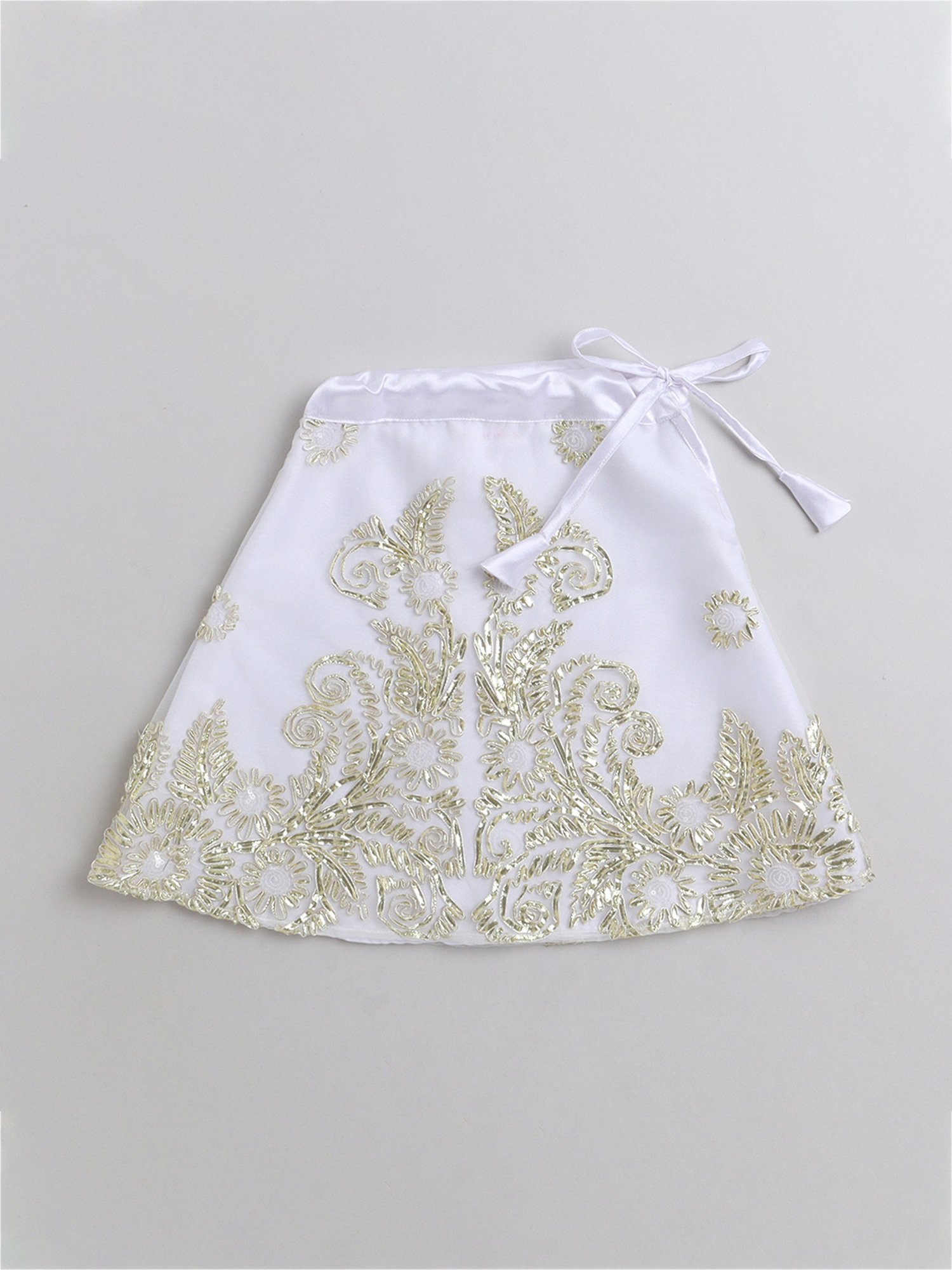 Many Frocks Kids White Embellished Lehenga, Choli with Dupatta