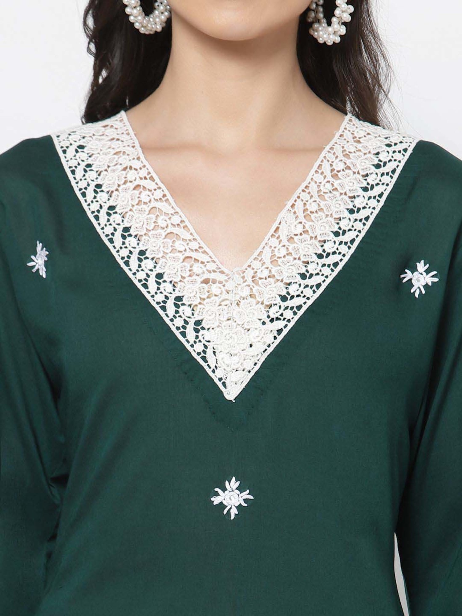 DART STUDIO Green Embroidered Straight Kurta