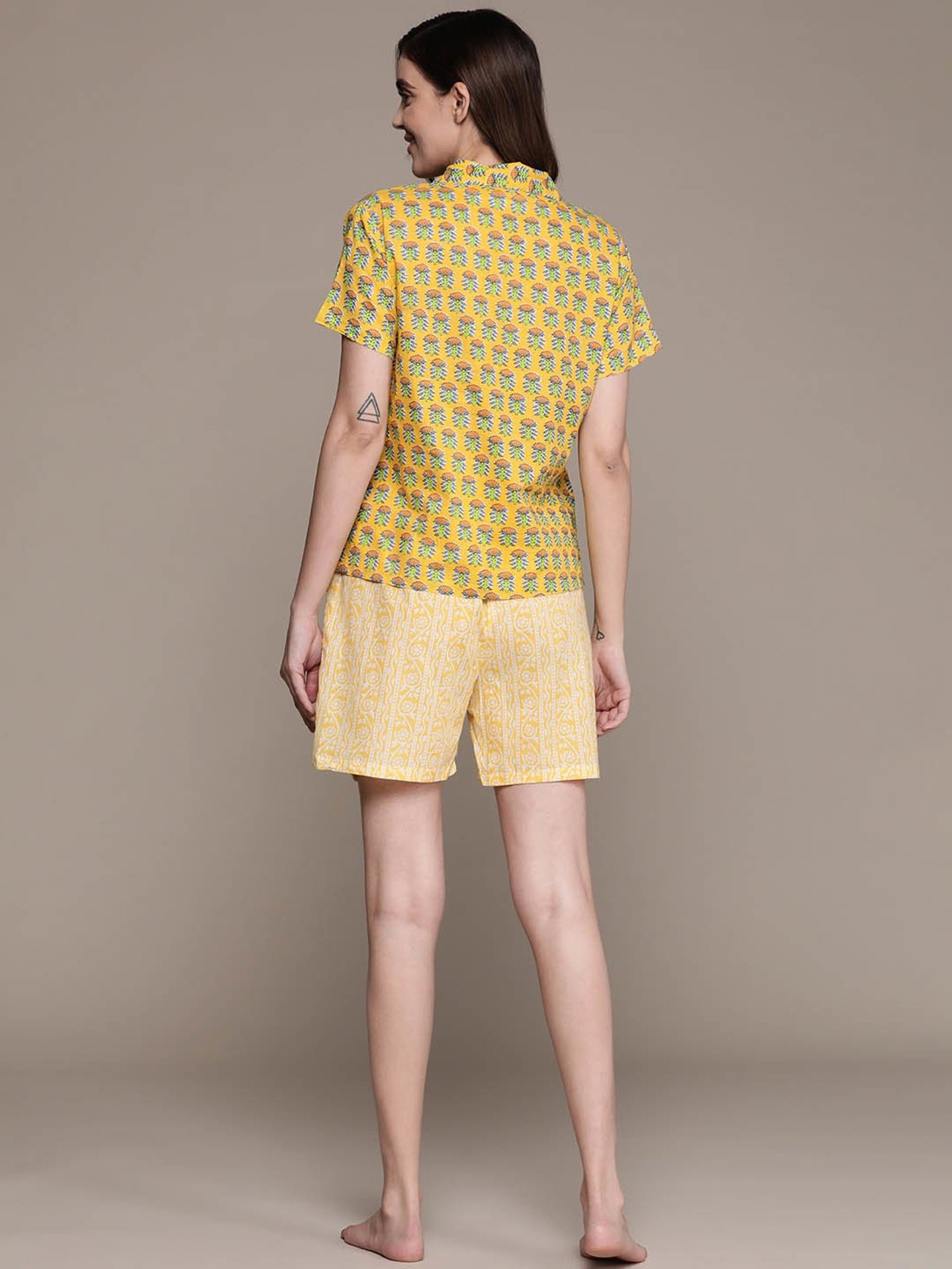 Anubhutee Yellow Cotton Printed Shirt With Shorts