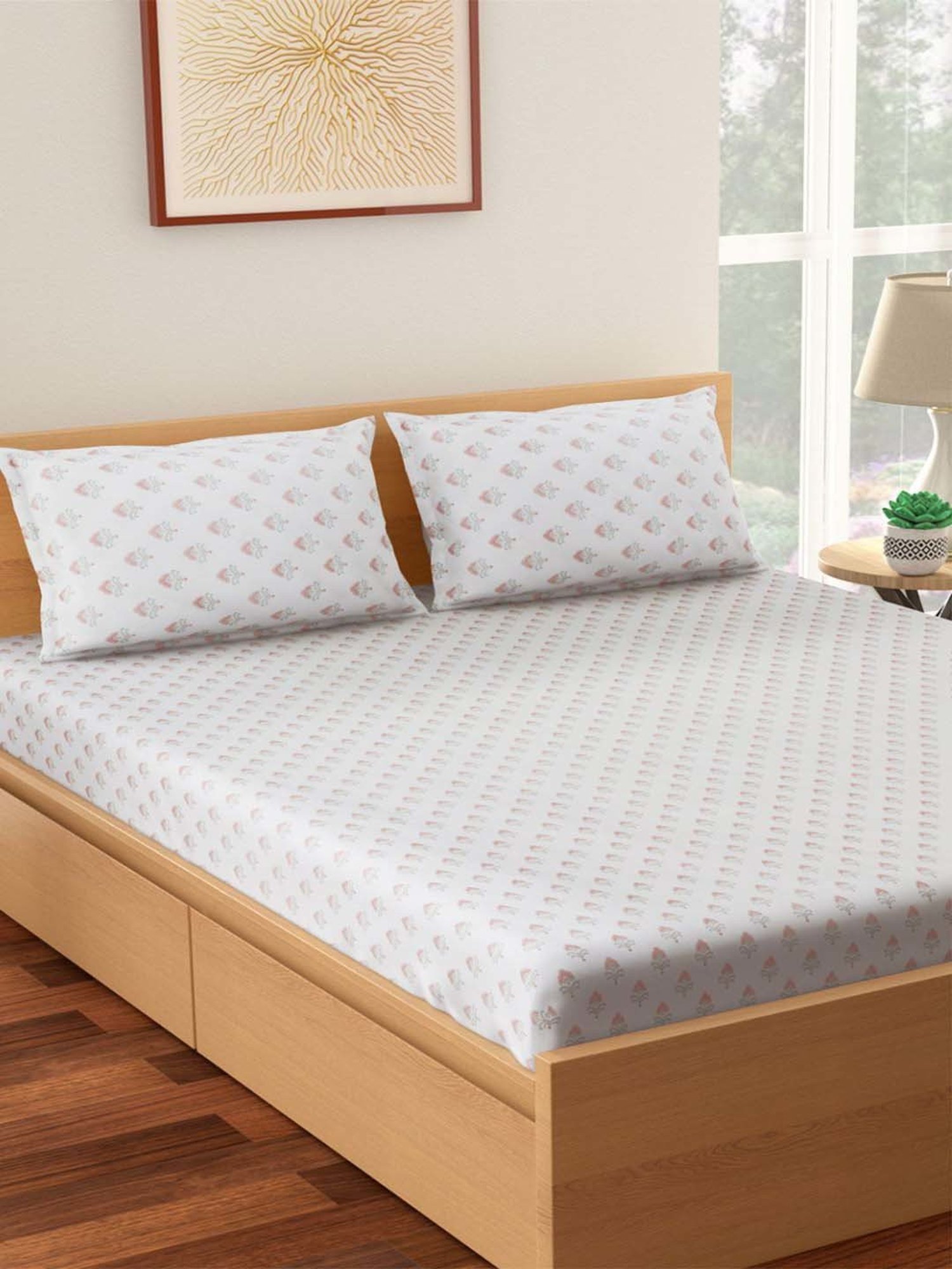 Living Scapes by Pantaloons Pink Cotton Bedsheet With 2 Pillow Covers