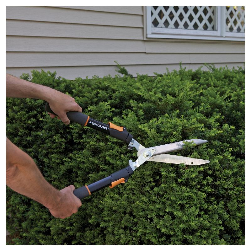 Fiskars Power-Lever 25-33" Extendable Hedge Shears