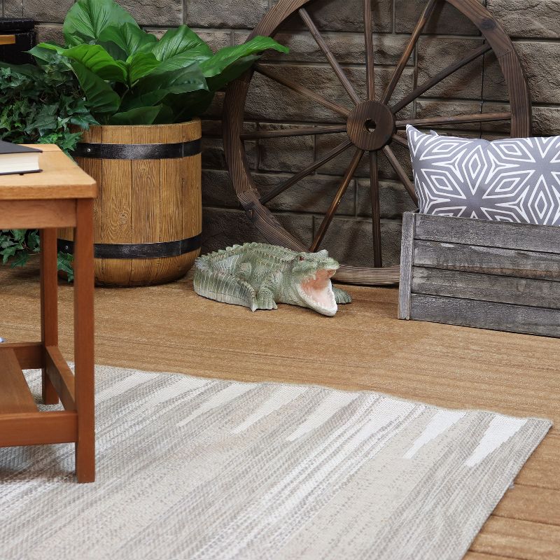 Design Toscano Schlepping The Garden Gnomes Bigfoot Statue