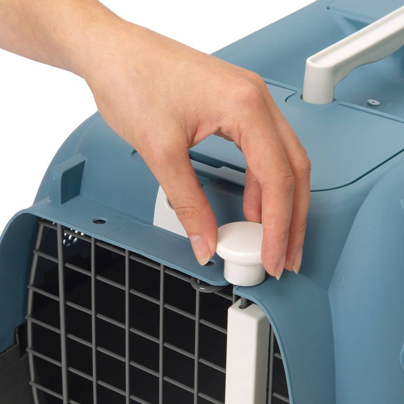 K&H Pet Products 3973 Extra Wide Outdoor Water Resistant Heated Kitty House with 2 Door Flaps Safe Escape For Feral and Outdoor Cats, Olive