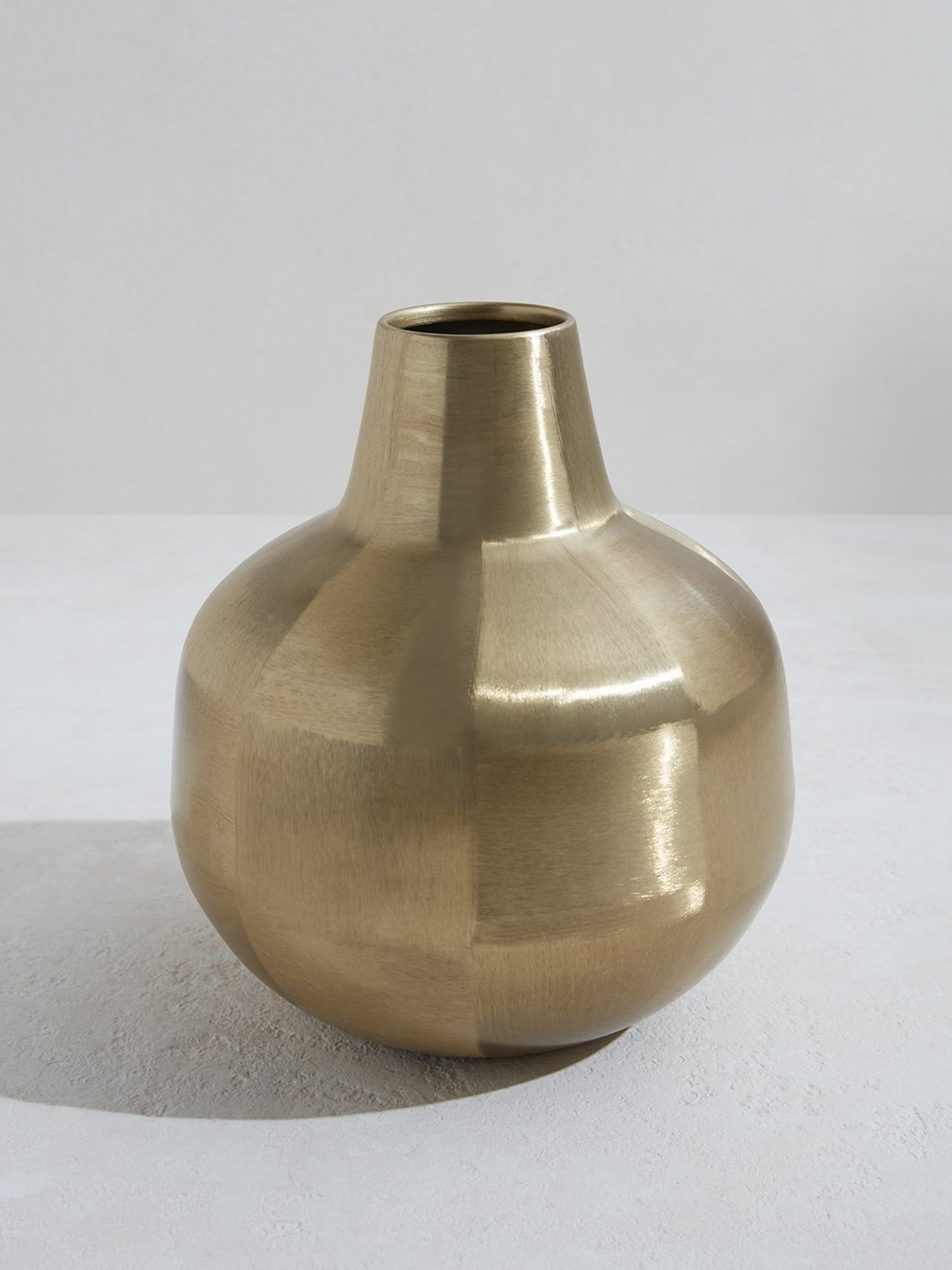 TAYHAA White Ceramic Leaf Shape Vase