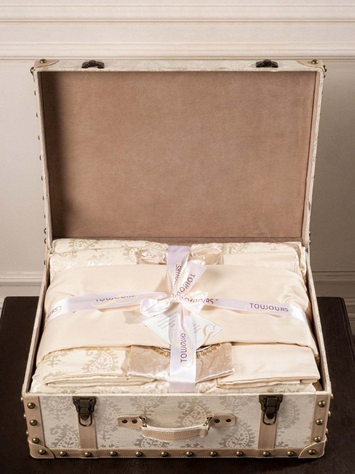 Spaces Paisley Ivory 210 TC Cotton Bed Sheet Set