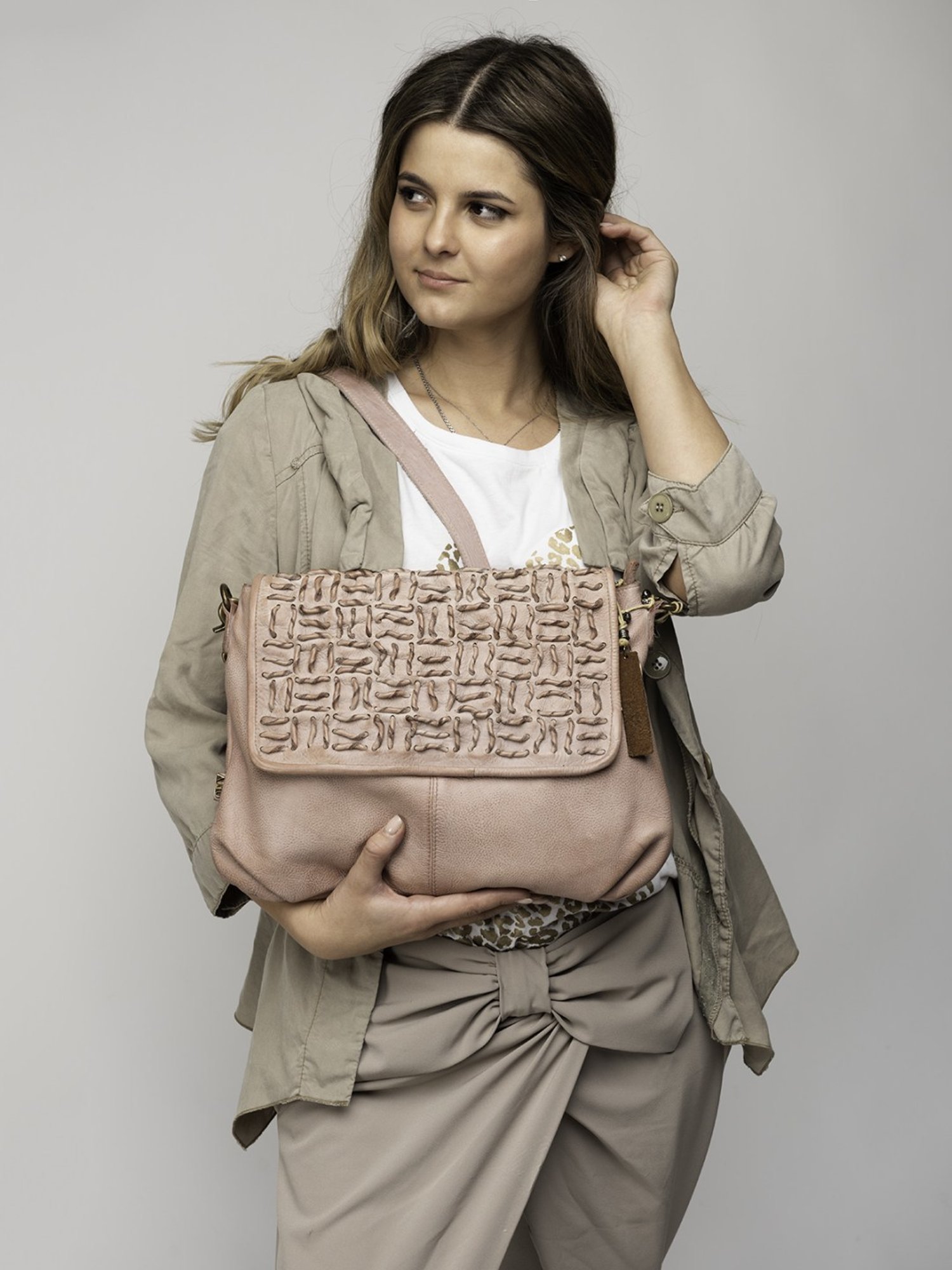 Art N Vintage Esther Blush Pink Leather Textured Medium Sling Handbag