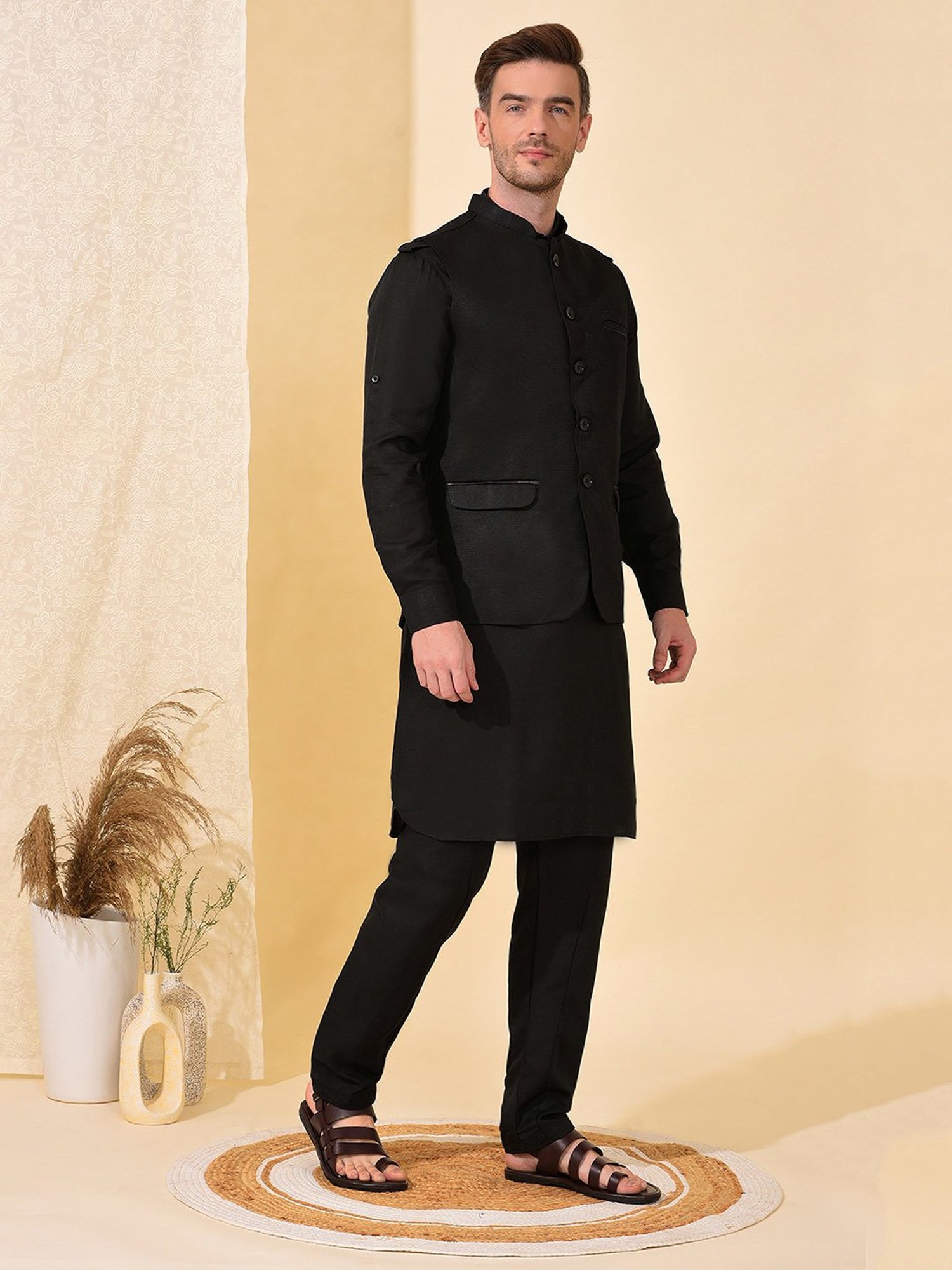 Hangup Plus Black Regular Fit Pathani Kurta & Pyjamas Set With Nehru Jacket